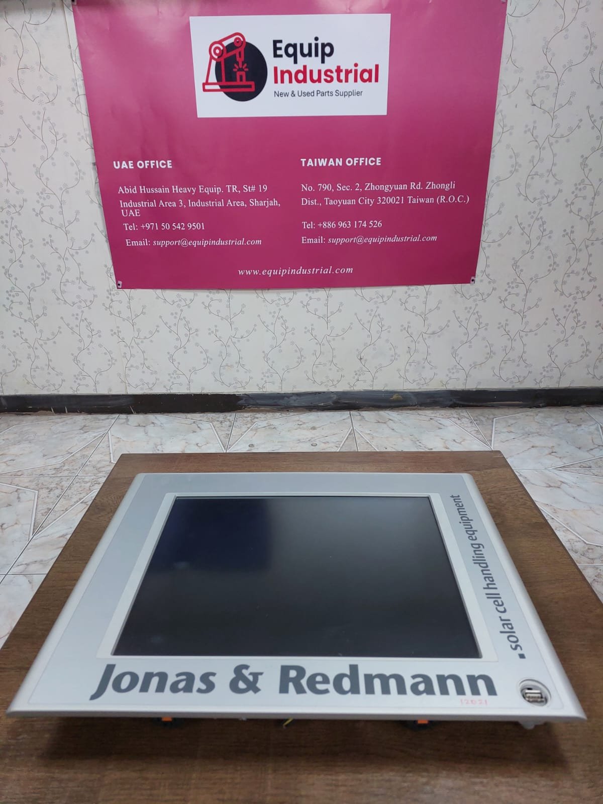 Jonas & Redmann HMI Touch Panel – Advanced Industrial Interface for Solar Cell Handling Equipment - Image 3