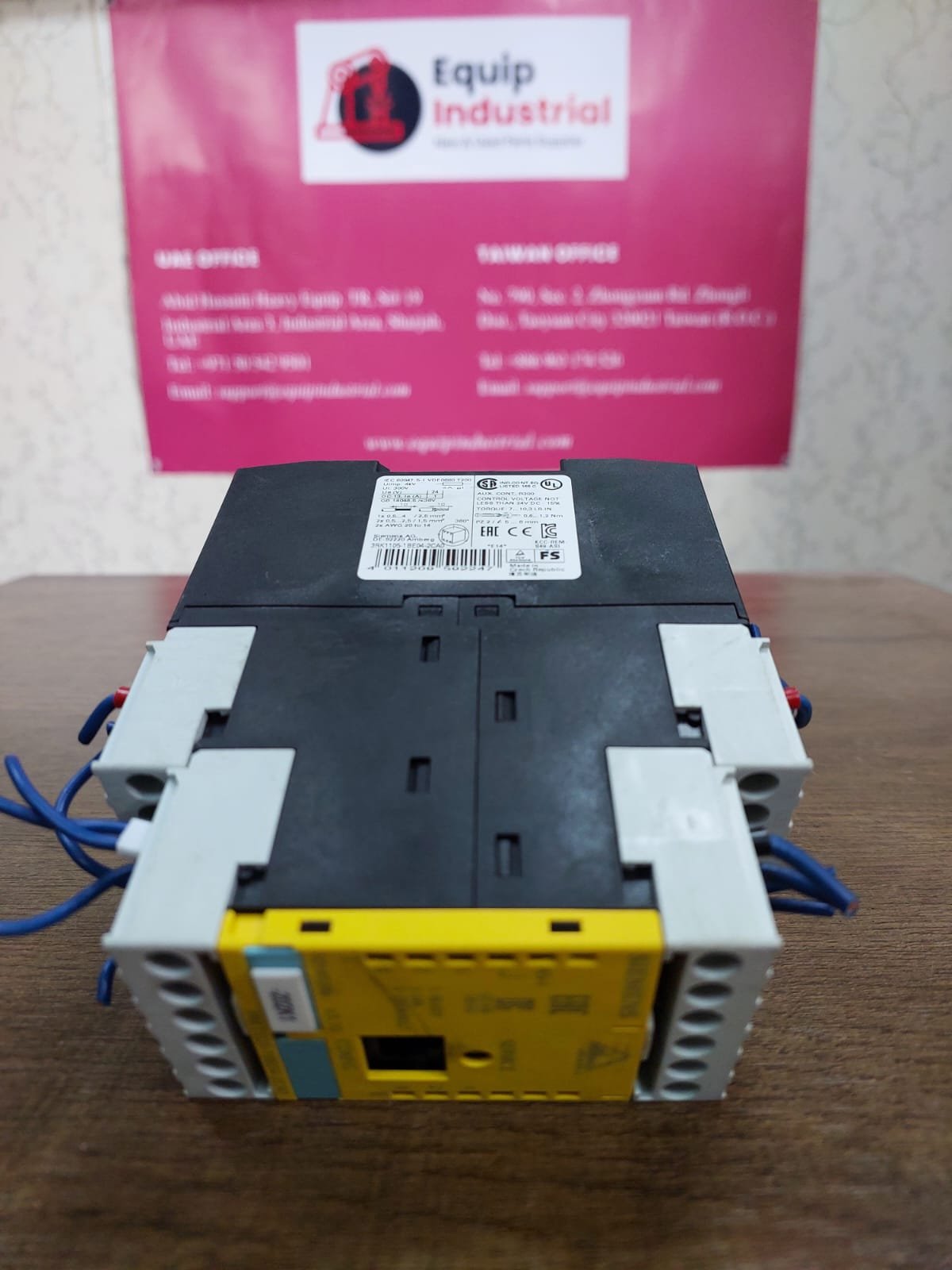 Siemens SIRIUS 3SK1105-1BB40-2CA0 – Advanced Safety Relay for Industrial Protection Systems - Image 2