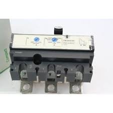 images_5_d160c6e5-eb2c-4738-bd4d-02f8b2c80790 Schneider Electric Circuit Breaker LV429046 β Durable 250 AMP Protection for Electrical Systems
